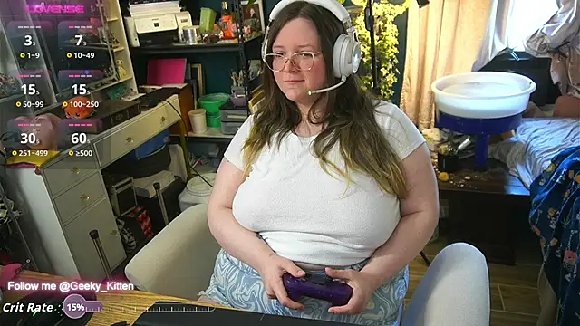Snapshot of Geeky_Kitten chatting on 09-13-25, 04:29 Geeky Kitten online show from 09-13-25, 04:29