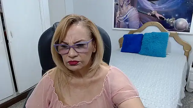 emiliaa hot online show from 06-19-26, 05:52