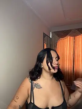 Snapshot of susy_angel chatting on 06-19-26, 08:36 susy angel online show from 06-19-26, 08:36