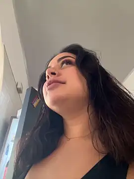 Snapshot of susy_angel chatting on 06-11-26, 04:59 susy angel online show from 06-11-26, 04:59