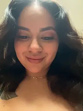 Snapshot of susy_angel chatting on 06-16-26, 02:06 susy angel online show from 06-16-26, 02:06