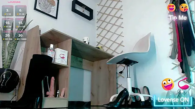 myla sarah online show from 11-15-25, 09:30