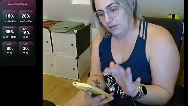 Snapshot of elisacoquineoff chatting on 02-13-25, 09:27 elisacoquineoff online show from 02-13-25, 09:27