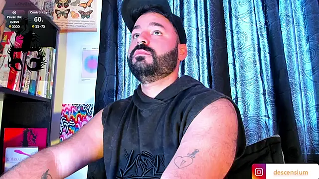 Snapshot of johnnyalx chatting on 06-13-26, 02:26 johnnyalx online show from 06-13-26, 02:26