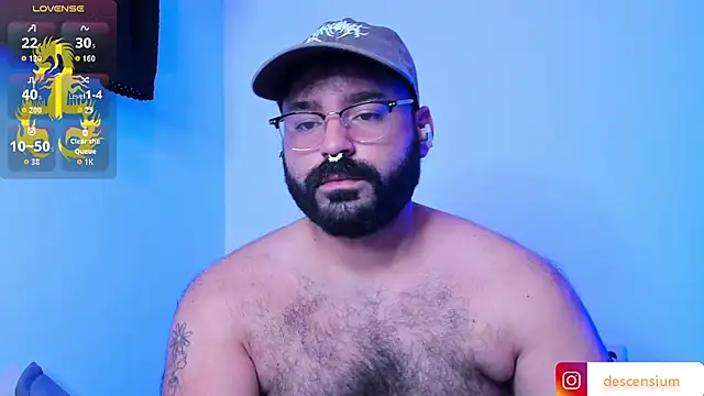 Snapshot of johnnyalx chatting on 06-25-26, 01:14 johnnyalx online show from 06-25-26, 01:14