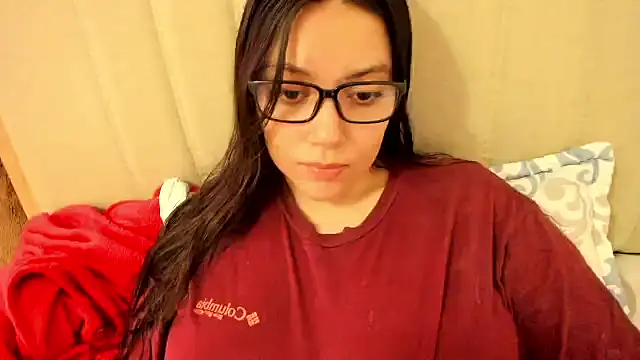 Snapshot of roniewester chatting on 04-22-26, 10:27 roniewester online show from 04-22-26, 10:27