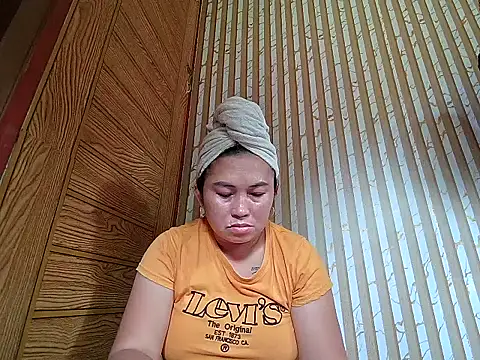 Snapshot of LalaiAsian chatting on 02-12-26, 06:57 LalaiAsian online show from 02-12-26, 06:57