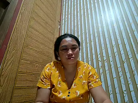 LalaiAsian online show from 12-19-25, 03:47