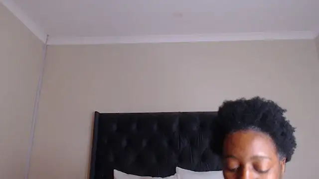 Snapshot of Sexynaughty_Gal chatting on 03-23-25, 12:36 Sexynaughty Gal online show from 03-23-25, 12:36