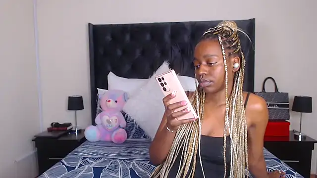 Snapshot of Sexynaughty_Gal chatting on 01-29-25, 08:14 Sexynaughty Gal online show from 01-29-25, 08:14