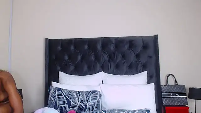 Snapshot of Sexynaughty_Gal chatting on 02-02-25, 11:32 Sexynaughty Gal online show from 02-02-25, 11:32