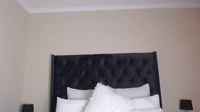 Snapshot of Sexynaughty_Gal chatting on 11-07-25, 12:48 Sexynaughty Gal online show from 11-07-25, 12:48