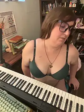 Adobe Angel online show from 10-10-25, 09:59