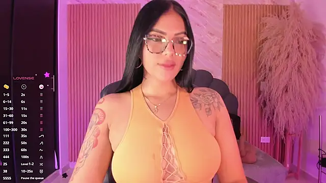 Snapshot of karol_green_ chatting on 10-21-25, 03:39 karol green online show from 10-21-25, 03:39