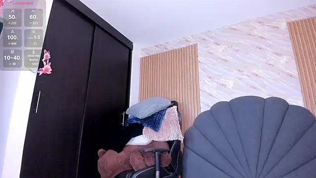 Snapshot of karol_green_ chatting on 06-21-26, 04:29 karol green online show from 06-21-26, 04:29