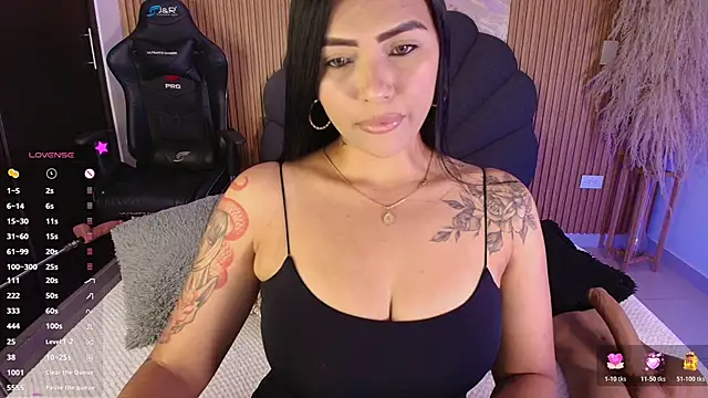 Snapshot of karol_green_ chatting on 10-22-25, 04:01 karol green online show from 10-22-25, 04:01