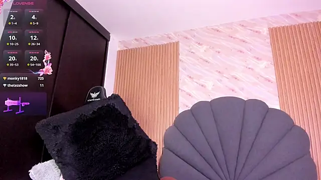 Snapshot of karol_green_ chatting on 05-29-26, 02:39 karol green online show from 05-29-26, 02:39