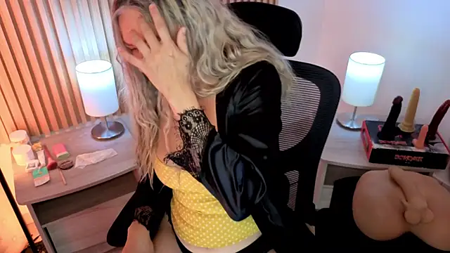 MarianL0ve online show from 04-07-26, 09:33