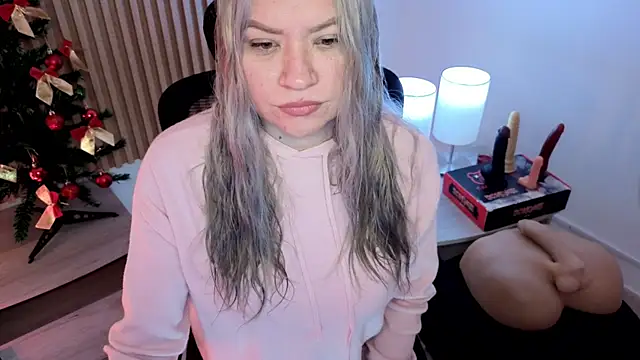 MarianL0ve online show from 12-21-25, 12:18