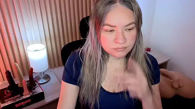 MarianL0ve online show from 11-08-25, 10:41