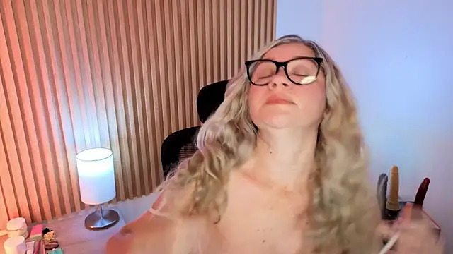 MarianL0ve online show from 04-04-26, 10:11