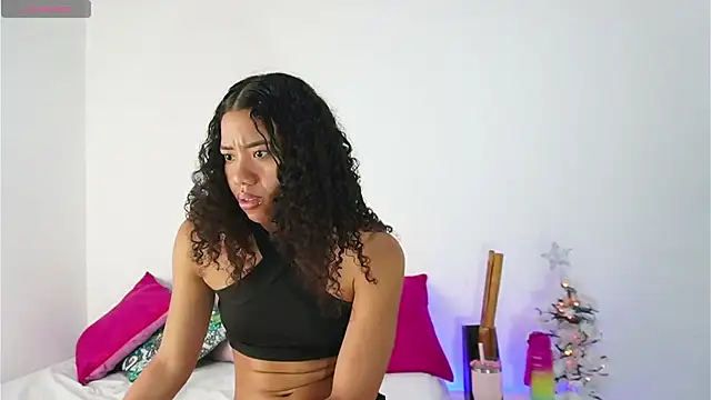 AlessaMaya online show from 01-01-25, 04:39