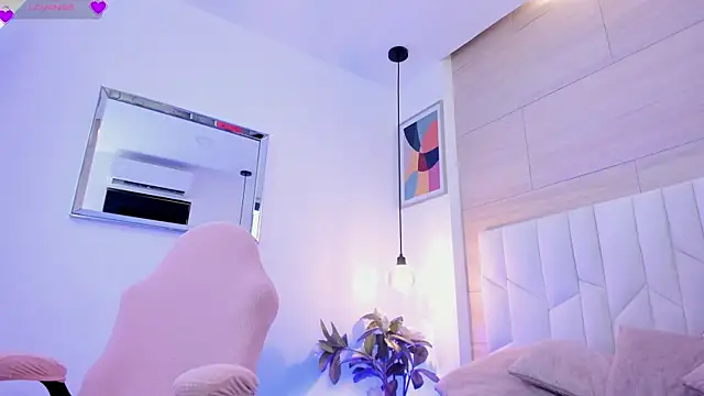 io chie  online show from 04-17-26, 04:04