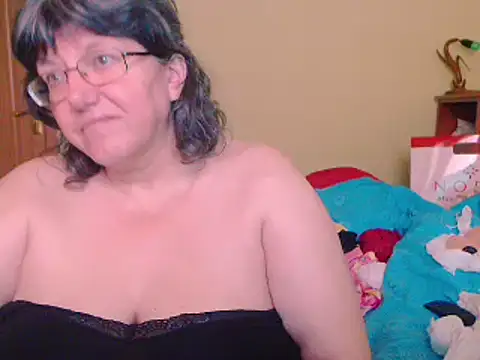 Snapshot of HugeTits chatting on 12-27-24, 08:13 HugeTits online show from 12-27-24, 08:13