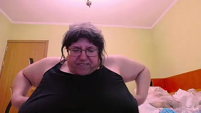 Snapshot of HugeTits chatting on 12-12-24, 07:04 HugeTits online show from 12-12-24, 07:04