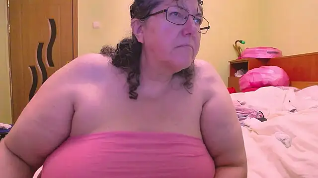 Snapshot of HugeTits chatting on 10-02-25, 11:41 HugeTits online show from 10-02-25, 11:41