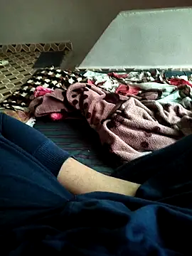 Snapshot of deshimund chatting on 10-27-25, 01:50 deshimund online show from 10-27-25, 01:50