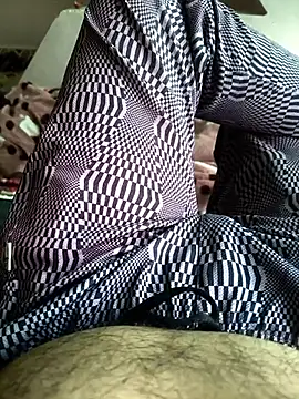 Snapshot of deshimund chatting on 10-18-25, 01:18 deshimund online show from 10-18-25, 01:18