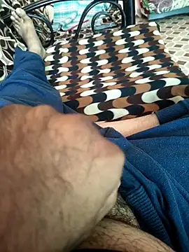 Snapshot of deshimund chatting on 11-12-25, 02:04 deshimund online show from 11-12-25, 02:04