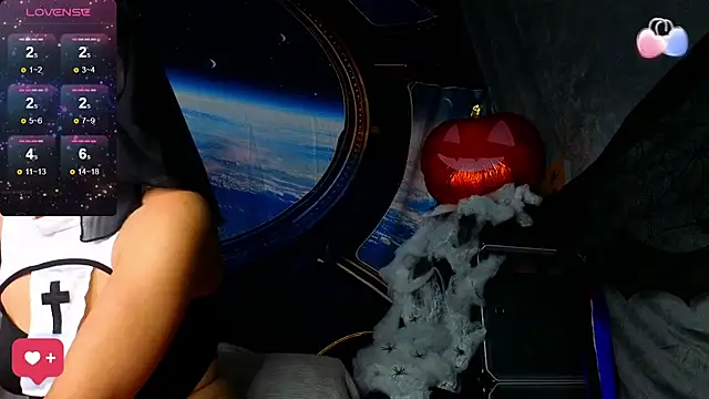 KittyMia online show from 10-31-25, 08:16