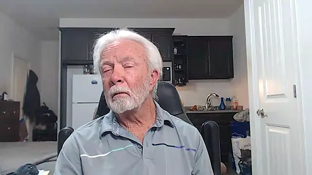 Snapshot of rockpoint69 chatting on 11-12-25, 10:41 rockpoint69 online show from 11-12-25, 10:41