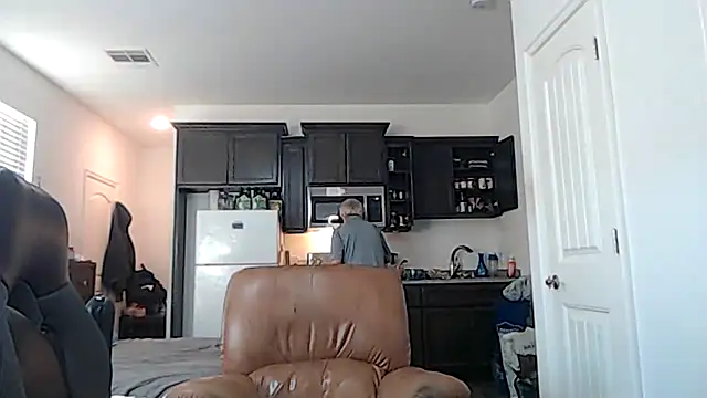 Snapshot of rockpoint69 chatting on 11-11-25, 10:37 rockpoint69 online show from 11-11-25, 10:37