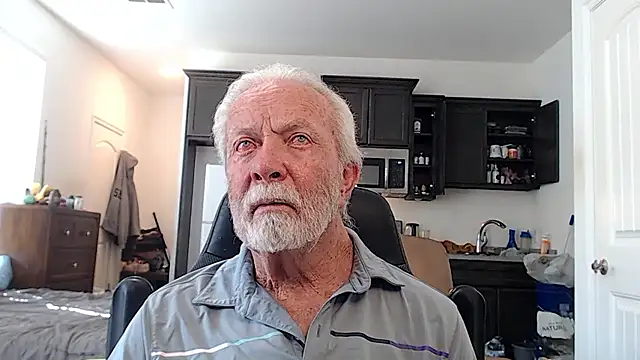 Snapshot of rockpoint69 chatting on 10-14-25, 08:31 rockpoint69 online show from 10-14-25, 08:31