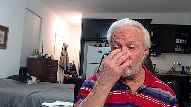 Snapshot of rockpoint69 chatting on 10-18-25, 10:39 rockpoint69 online show from 10-18-25, 10:39