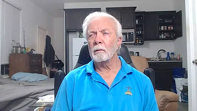 Snapshot of rockpoint69 chatting on 11-11-25, 10:32 rockpoint69 online show from 11-11-25, 10:32