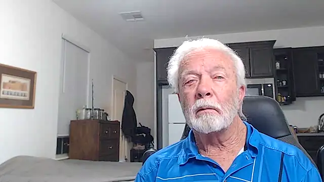 Snapshot of rockpoint69 chatting on 11-17-25, 10:08 rockpoint69 online show from 11-17-25, 10:08