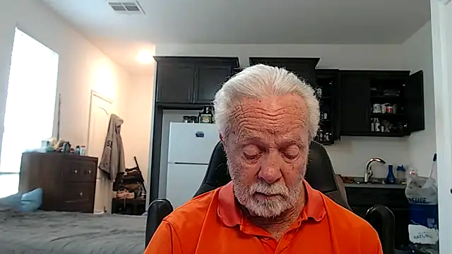 Snapshot of rockpoint69 chatting on 10-13-25, 08:21 rockpoint69 online show from 10-13-25, 08:21