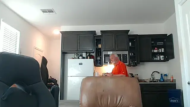 Snapshot of rockpoint69 chatting on 11-17-25, 10:14 rockpoint69 online show from 11-17-25, 10:14