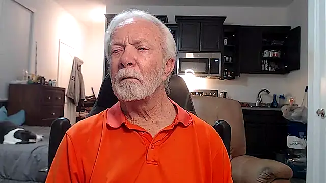 Snapshot of rockpoint69 chatting on 10-14-25, 08:26 rockpoint69 online show from 10-14-25, 08:26