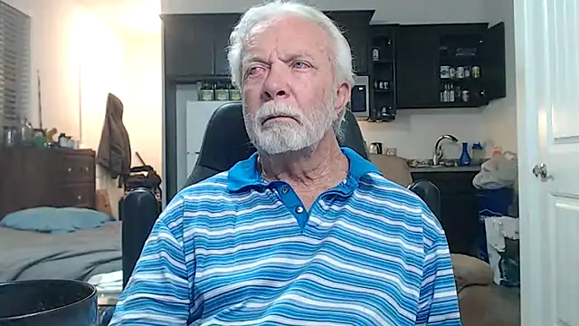 Snapshot of rockpoint69 chatting on 11-10-25, 10:20 rockpoint69 online show from 11-10-25, 10:20