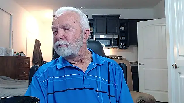 Snapshot of rockpoint69 chatting on 02-14-26, 10:37 rockpoint69 online show from 02-14-26, 10:37