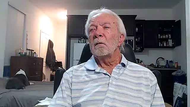 Snapshot of rockpoint69 chatting on 12-05-25, 01:10 rockpoint69 online show from 12-05-25, 01:10