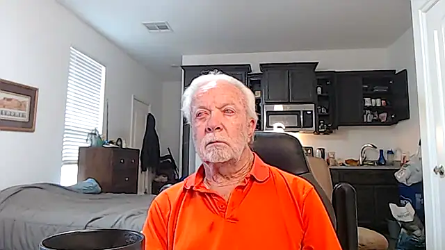 Snapshot of rockpoint69 chatting on 10-25-25, 02:28 rockpoint69 online show from 10-25-25, 02:28