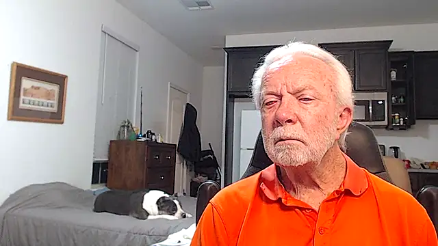 Snapshot of rockpoint69 chatting on 10-22-25, 11:20 rockpoint69 online show from 10-22-25, 11:20