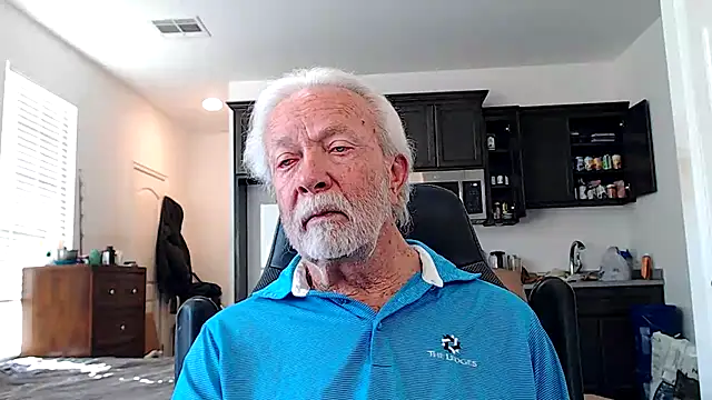 Snapshot of rockpoint69 chatting on 12-14-25, 09:31 rockpoint69 online show from 12-14-25, 09:31