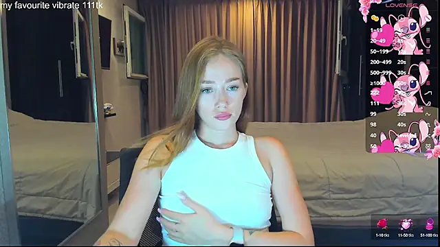 Snapshot of Hot_Mia_ chatting on 09-27-25, 11:49 Hot Mia online show from 09-27-25, 11:49